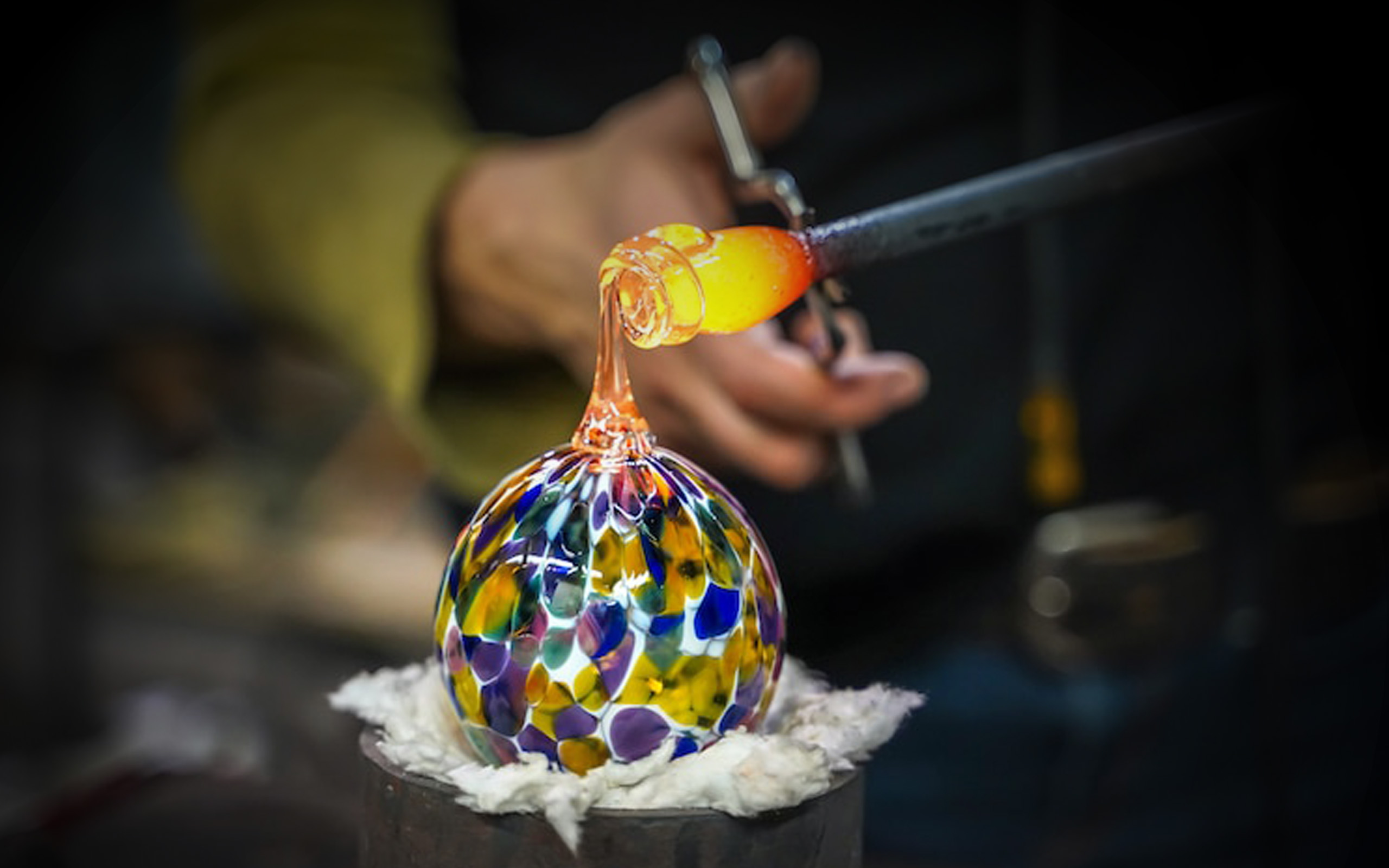 <b>Más de 50 años de experiencia <span class='red'>♥</span></b>